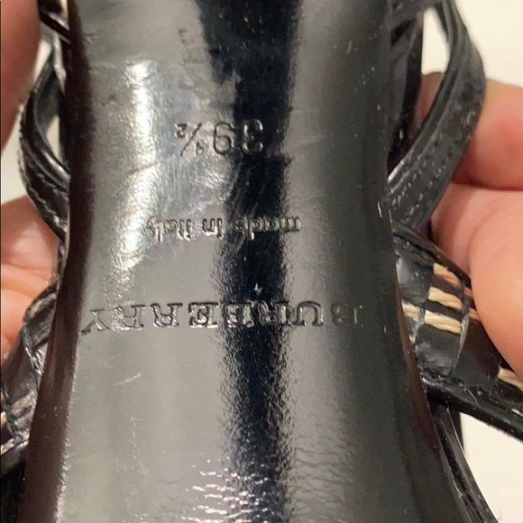 Like New Burberry Maryjane Platform Plaid Wrap - Picture 6 of 6